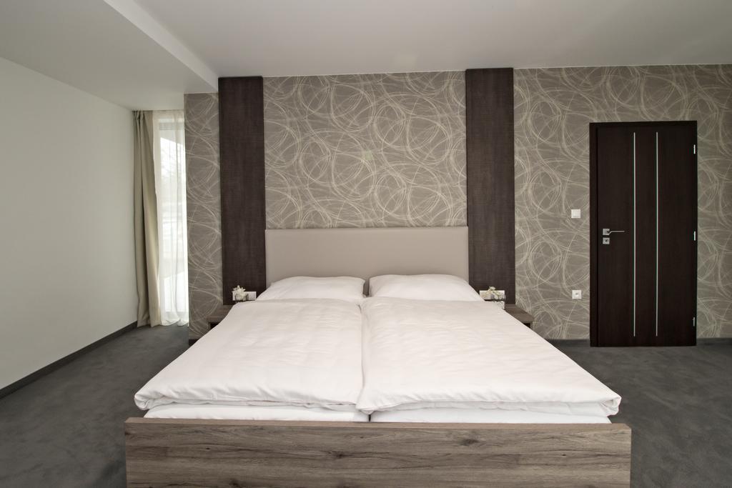 Guest House Frizzante Turčianske Teplice Zimmer foto